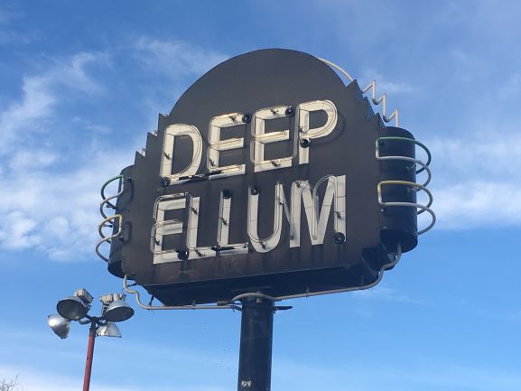 Deep Ellum, one of the Dallas most alternatives neighborhoods
