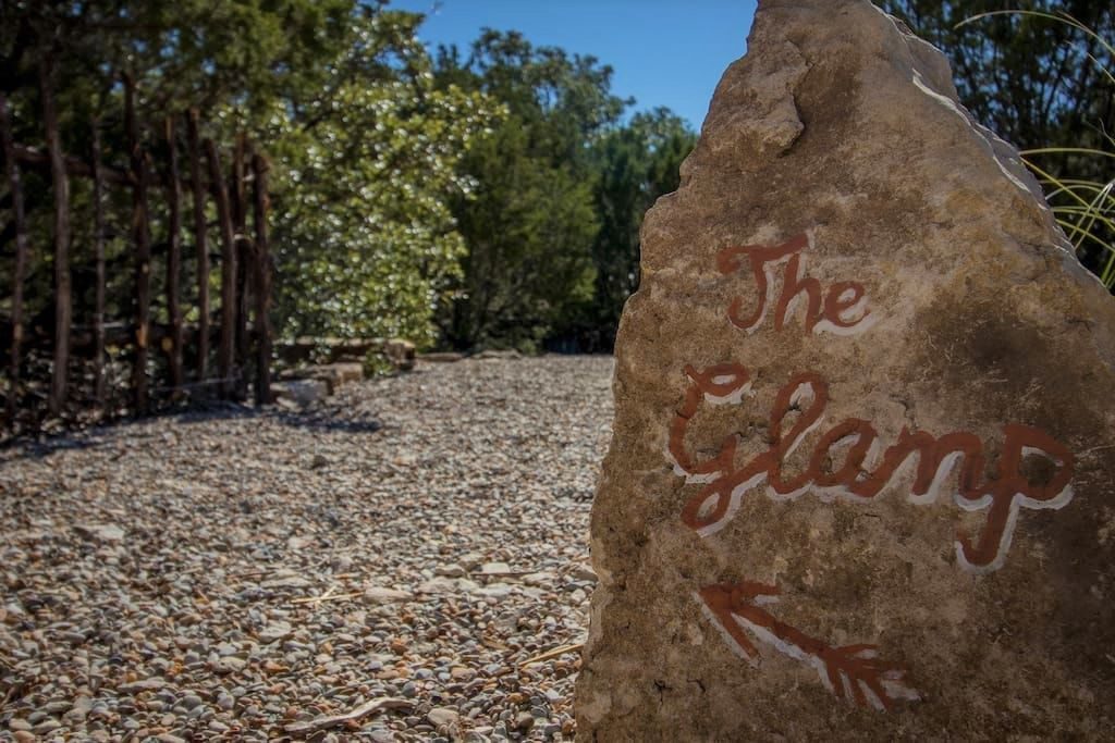 Skybox Cabins Glen Rose, Texas